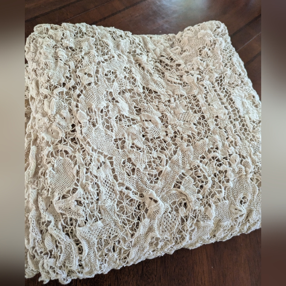 Lace Table cloth 55"x112"